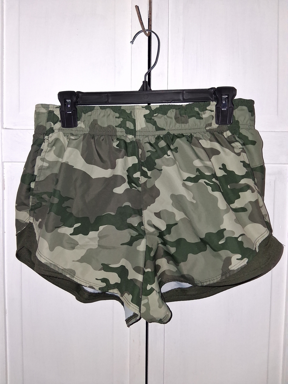 Athletic Works Women’s Green Camo Athletic Shorts